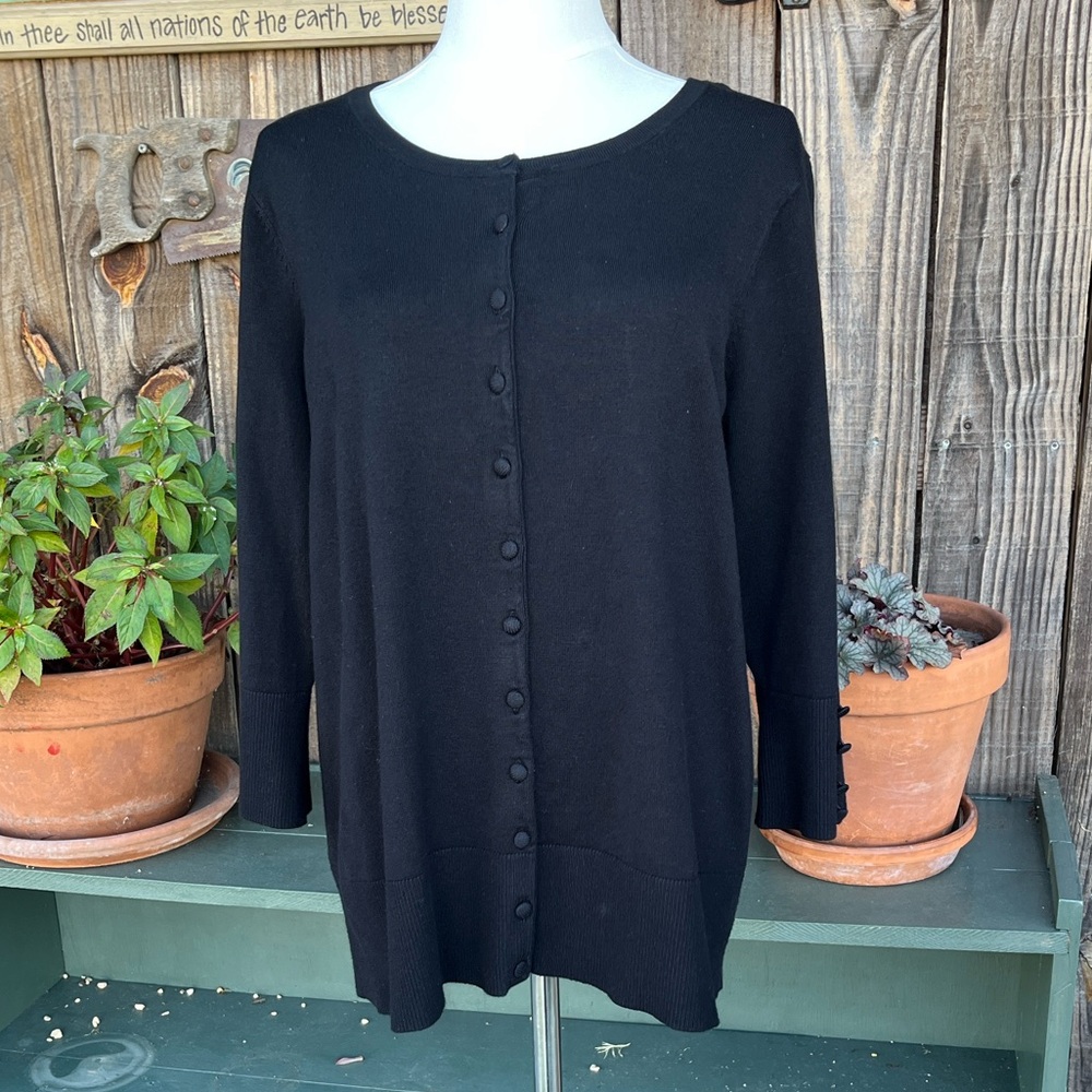 Audrey & Grace Woman 1X black button front three-quarter sleeve sweater